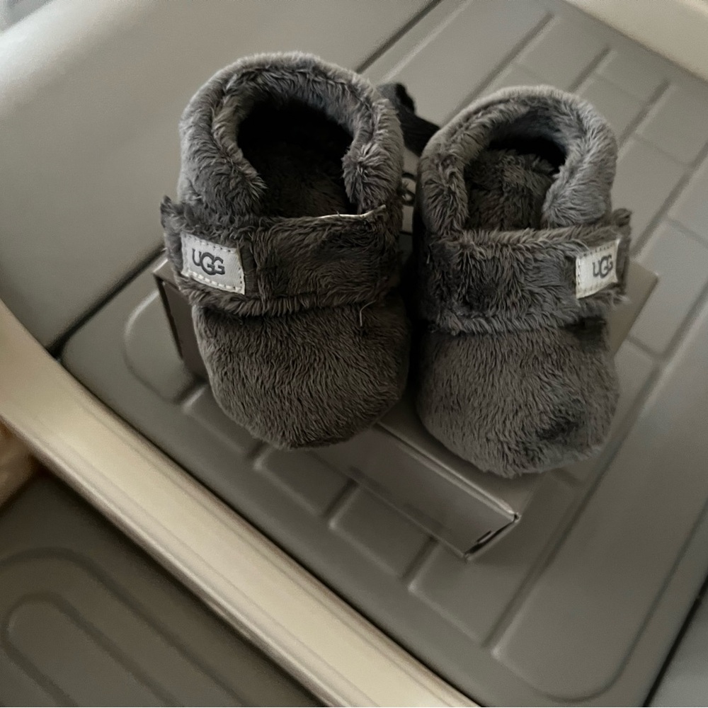 UGG Infant Slippers in charcoal